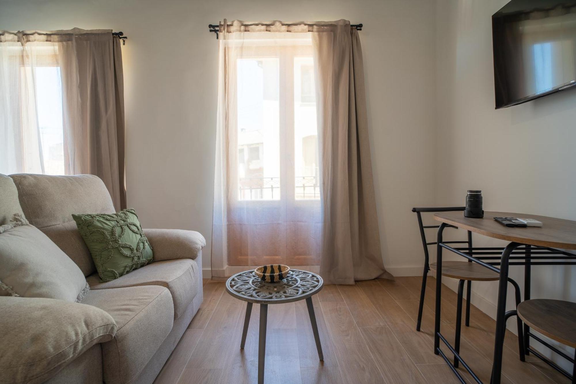 Apartamentos Gomerez 30 Гранада Экстерьер фото